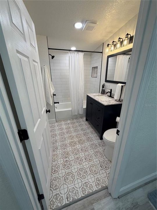 For Sale: $334,900 (2 beds, 2 baths, 764 Square Feet)