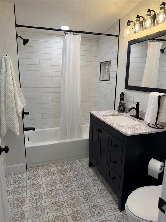 For Sale: $334,900 (2 beds, 2 baths, 764 Square Feet)