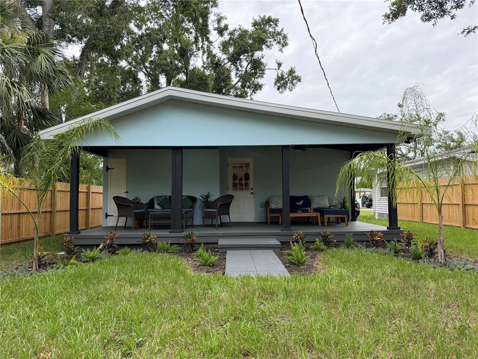 For Sale: $334,900 (2 beds, 2 baths, 764 Square Feet)