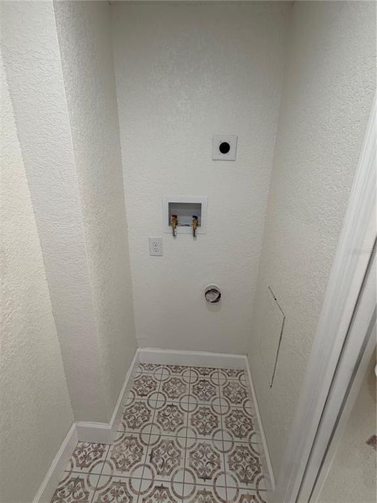 For Sale: $334,900 (2 beds, 2 baths, 764 Square Feet)