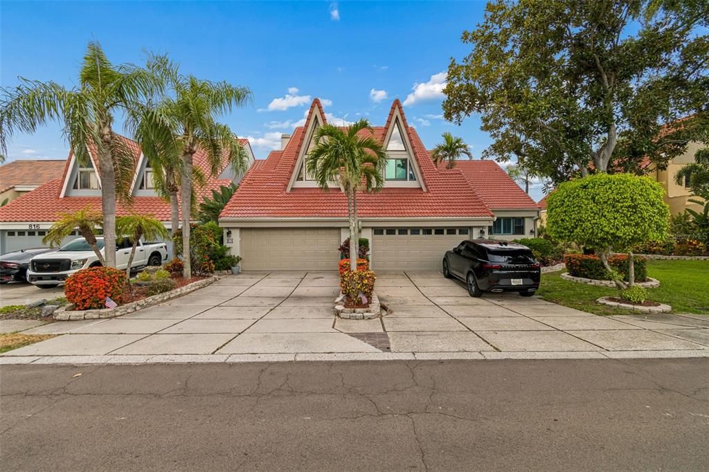 For Sale: $575,000 (3 beds, 2 baths, 1879 Square Feet)