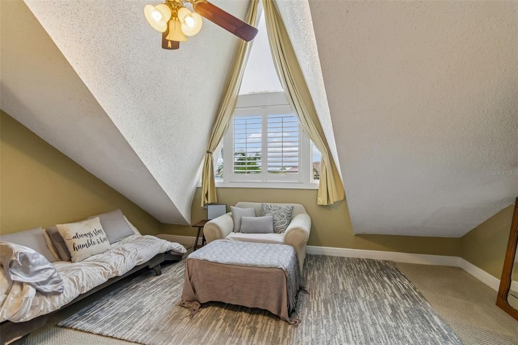 For Sale: $575,000 (3 beds, 2 baths, 1879 Square Feet)