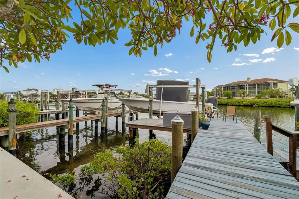 For Sale: $575,000 (3 beds, 2 baths, 1879 Square Feet)