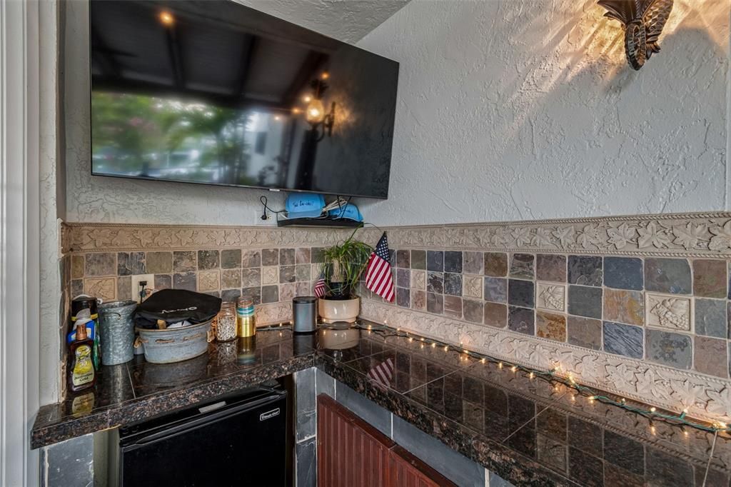 For Sale: $575,000 (3 beds, 2 baths, 1879 Square Feet)