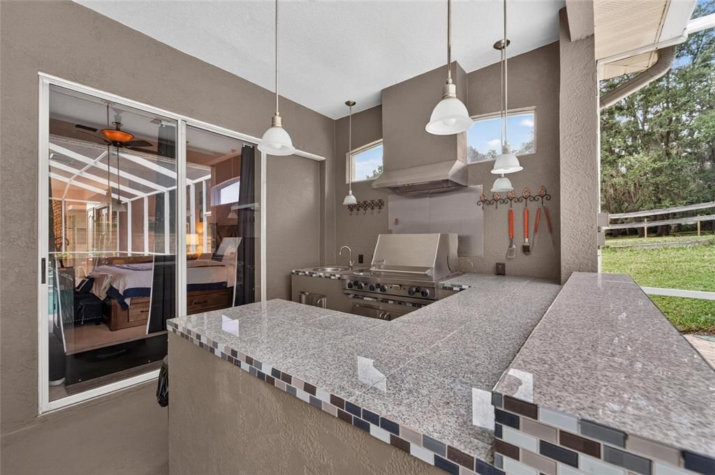 For Sale: $927,000 (5 beds, 4 baths, 3117 Square Feet)