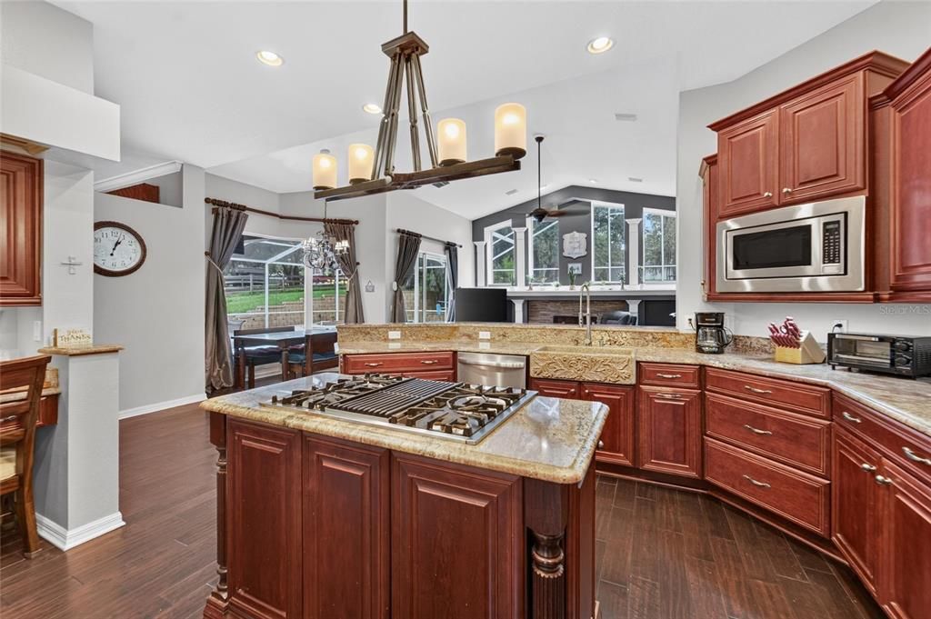 For Sale: $927,000 (5 beds, 4 baths, 3117 Square Feet)