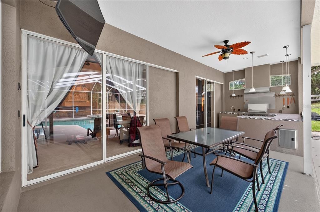 For Sale: $927,000 (5 beds, 4 baths, 3117 Square Feet)