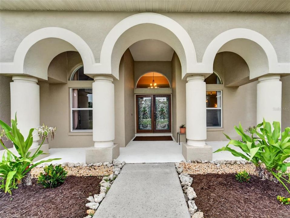 For Sale: $927,000 (5 beds, 4 baths, 3117 Square Feet)