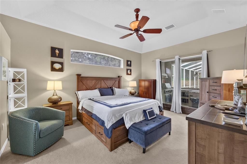 For Sale: $927,000 (5 beds, 4 baths, 3117 Square Feet)
