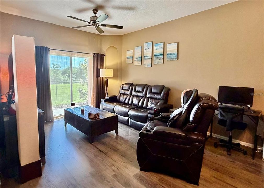 В аренду: $1,950 (3 спален, 2 ванн, 1203 Квадратных фут)