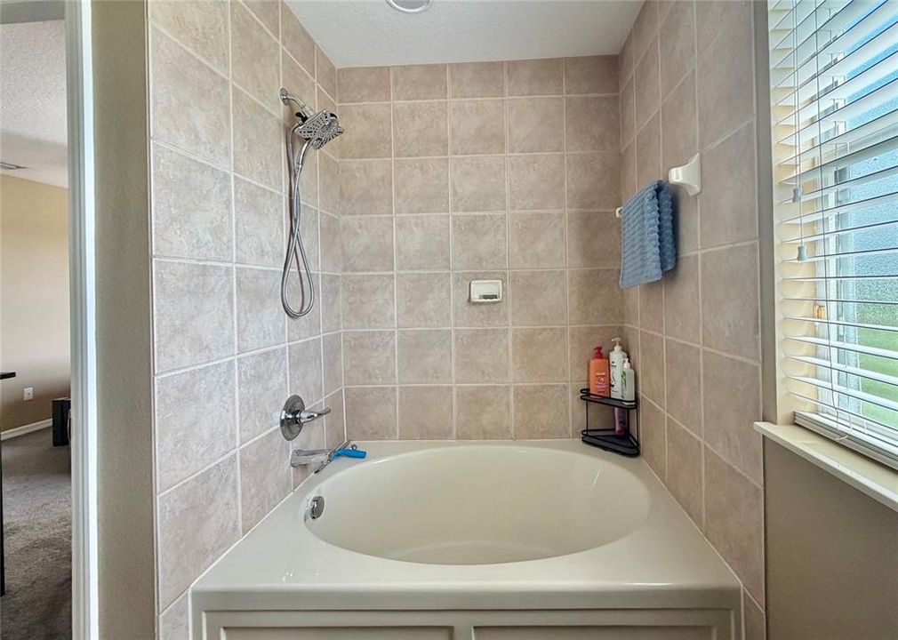 В аренду: $1,950 (3 спален, 2 ванн, 1203 Квадратных фут)