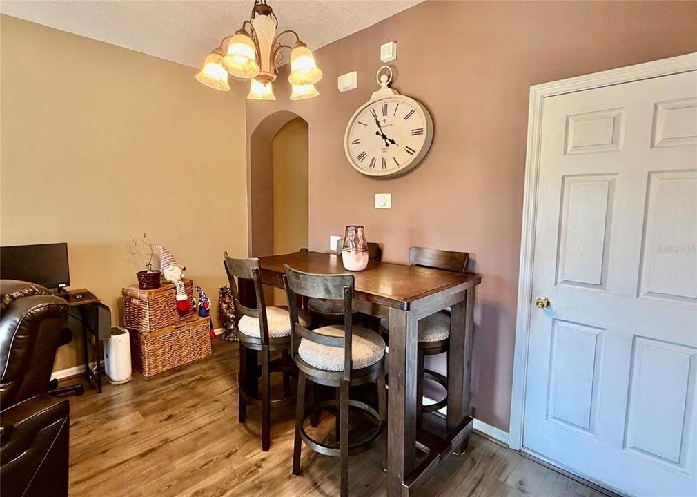 В аренду: $1,950 (3 спален, 2 ванн, 1203 Квадратных фут)