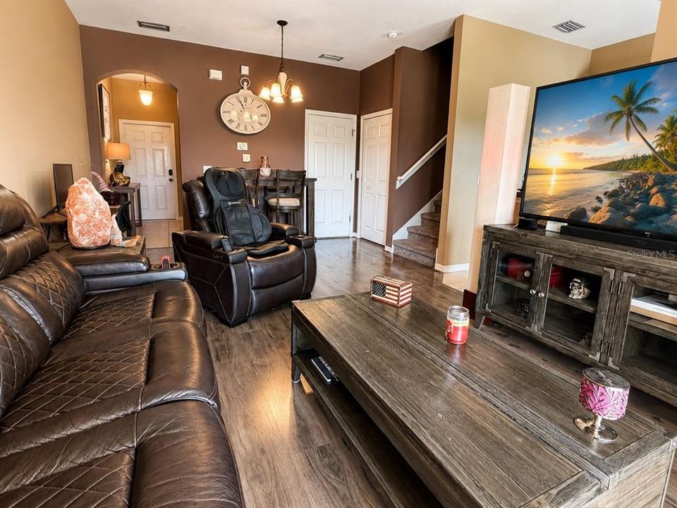 В аренду: $1,950 (3 спален, 2 ванн, 1203 Квадратных фут)