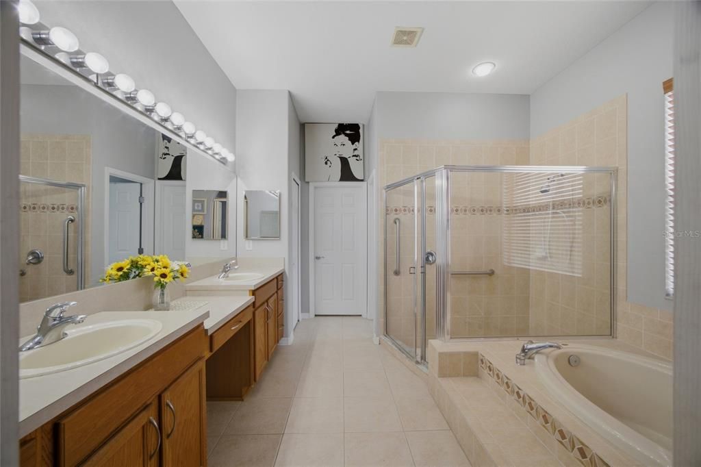 En Venta: $375,000 (3 camas, 2 baños, 2351 Pies cuadrados)