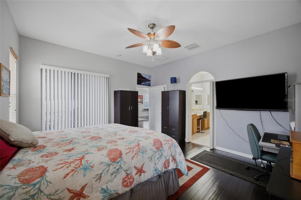 En Venta: $375,000 (3 camas, 2 baños, 2351 Pies cuadrados)