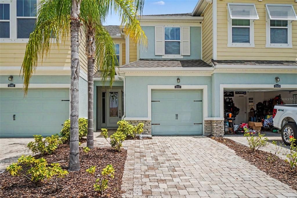 For Sale: $299,900 (3 beds, 2 baths, 1618 Square Feet)
