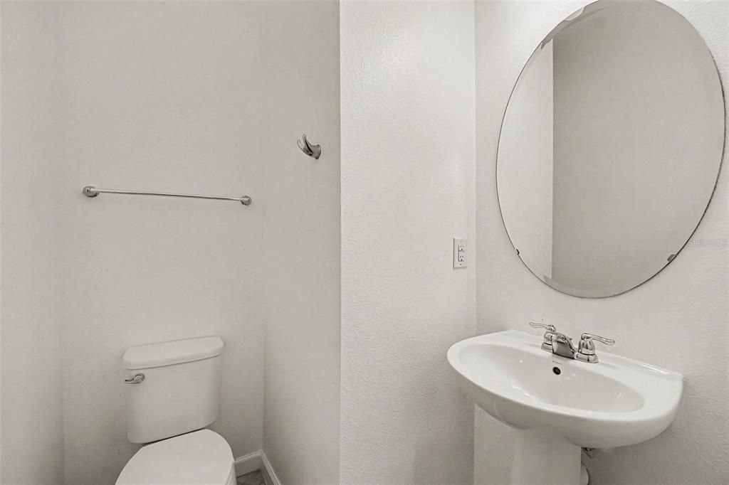 For Sale: $299,900 (3 beds, 2 baths, 1618 Square Feet)