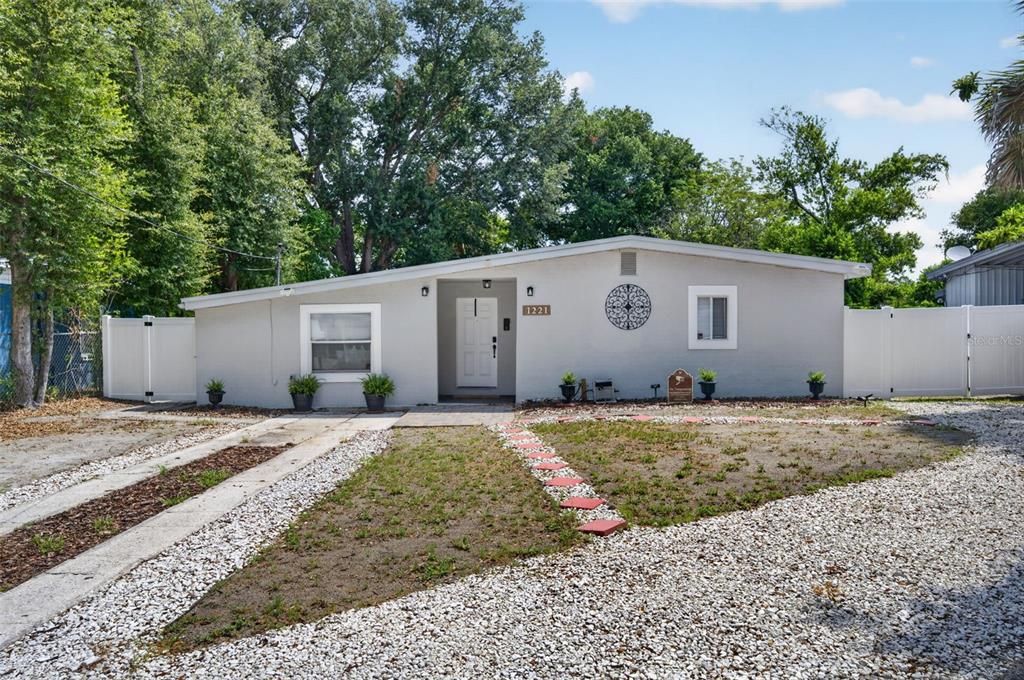 В аренду: $2,300 (3 спален, 2 ванн, 1318 Квадратных фут)