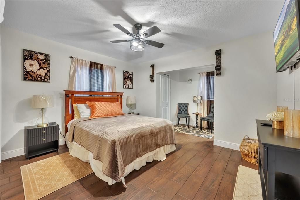 В аренду: $2,300 (3 спален, 2 ванн, 1318 Квадратных фут)