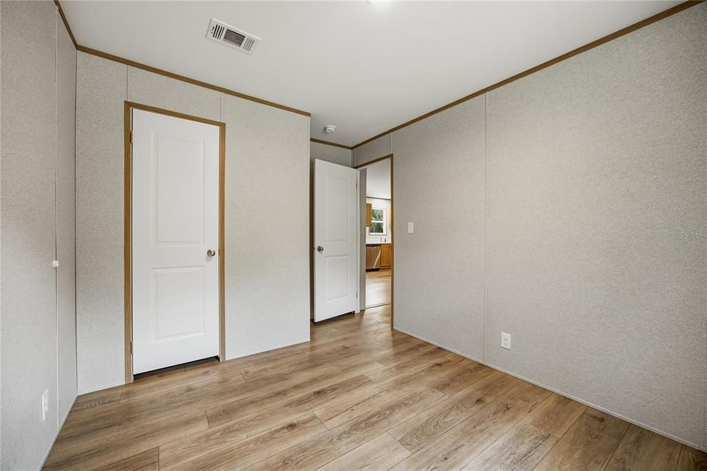 For Sale: $199,900 (3 beds, 2 baths, 1280 Square Feet)