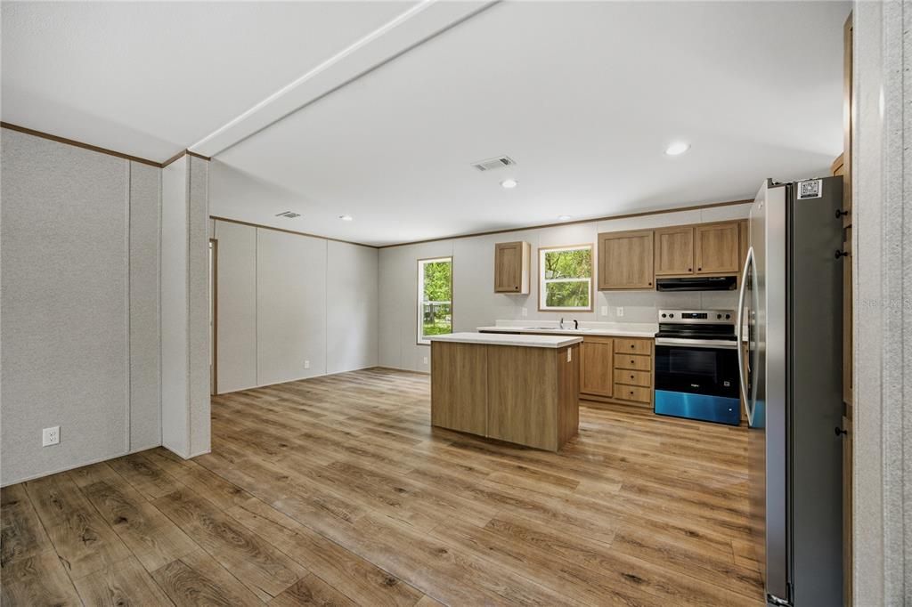 For Sale: $199,900 (3 beds, 2 baths, 1280 Square Feet)