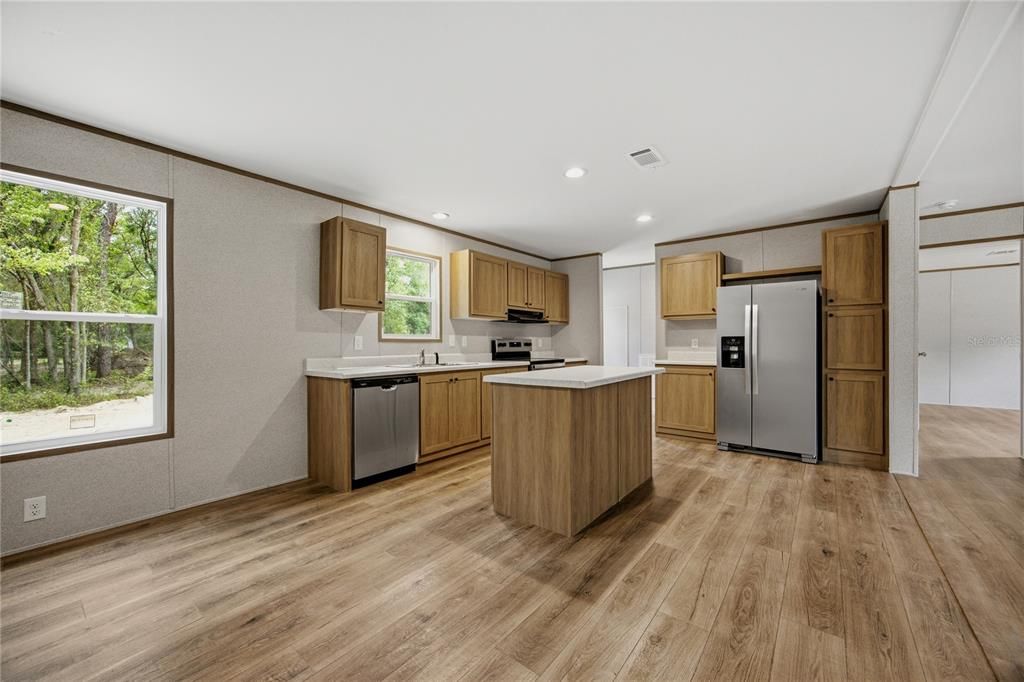 For Sale: $199,900 (3 beds, 2 baths, 1280 Square Feet)