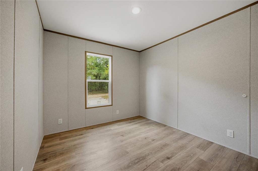 For Sale: $199,900 (3 beds, 2 baths, 1280 Square Feet)