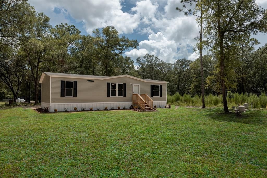 For Sale: $199,900 (3 beds, 2 baths, 1280 Square Feet)