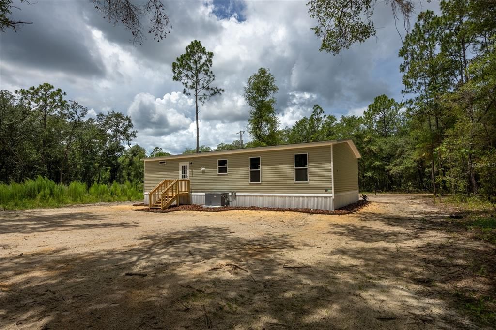 For Sale: $199,900 (3 beds, 2 baths, 1280 Square Feet)