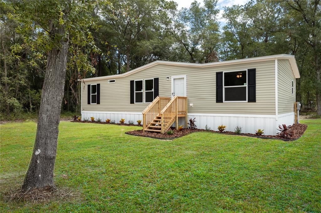 For Sale: $199,900 (3 beds, 2 baths, 1280 Square Feet)