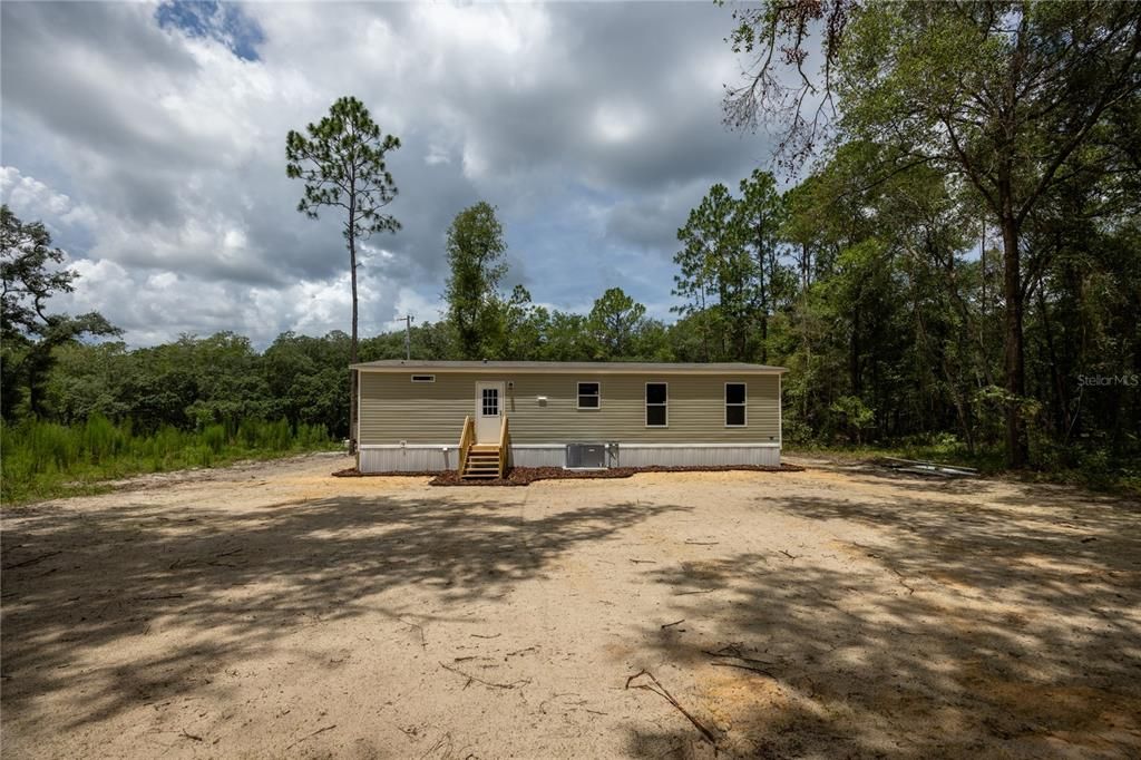 For Sale: $199,900 (3 beds, 2 baths, 1280 Square Feet)