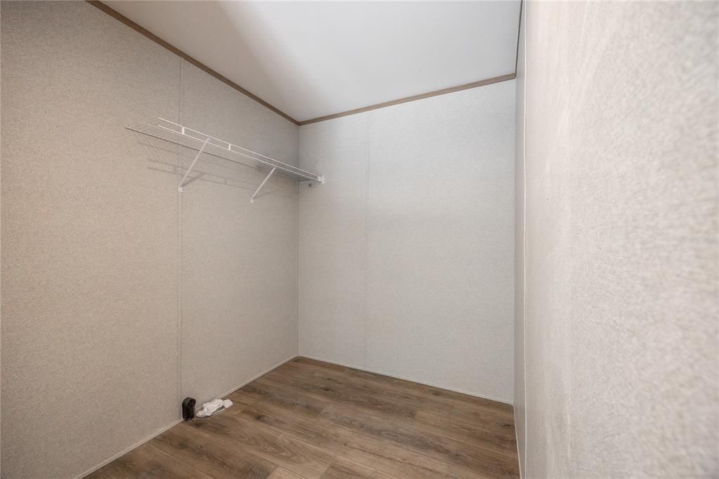 For Sale: $199,900 (3 beds, 2 baths, 1280 Square Feet)