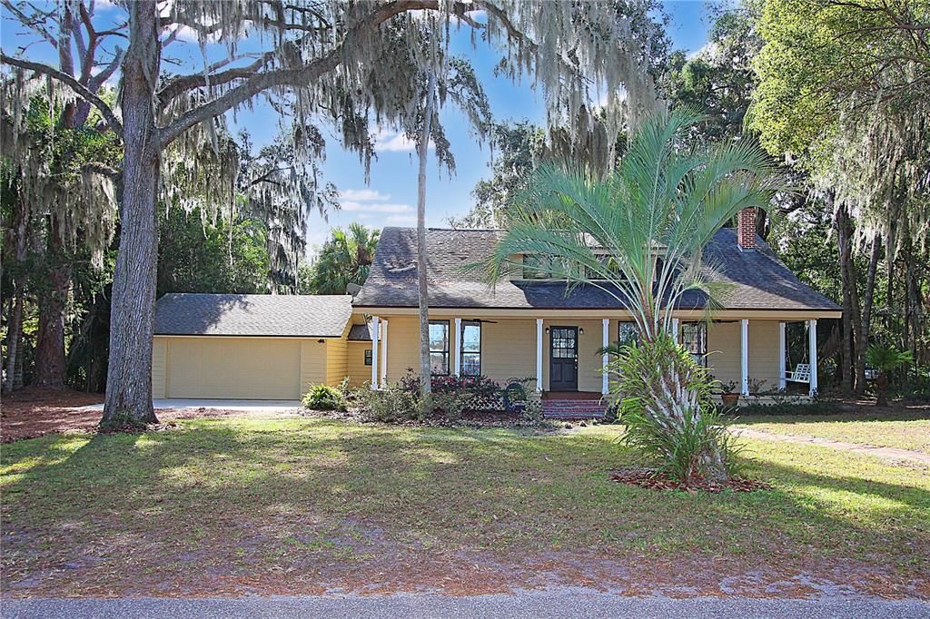 For Rent: $2,845 (4 beds, 2 baths, 2200 Square Feet)