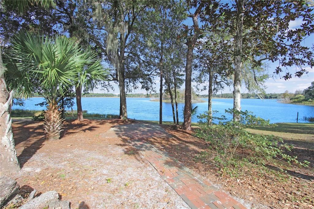For Rent: $2,845 (4 beds, 2 baths, 2200 Square Feet)