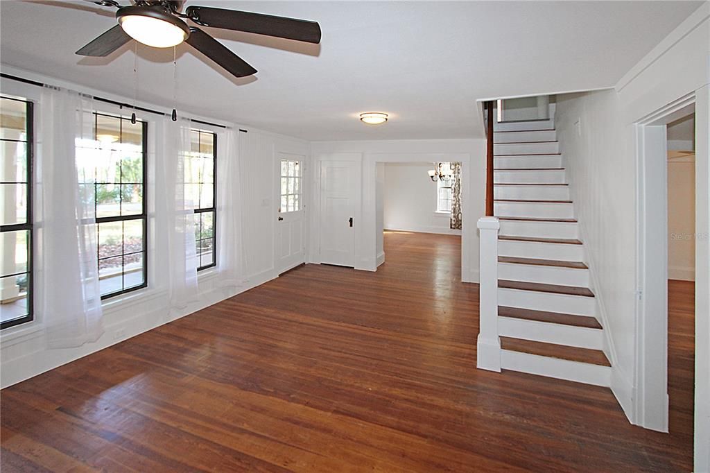 For Rent: $2,845 (4 beds, 2 baths, 2200 Square Feet)