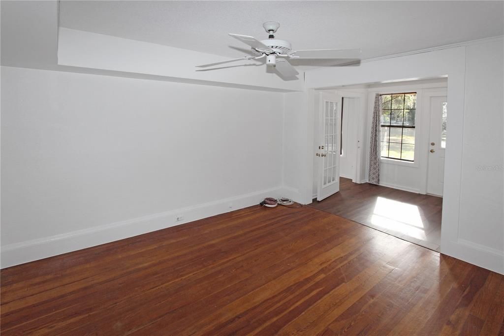 For Rent: $2,845 (4 beds, 2 baths, 2200 Square Feet)
