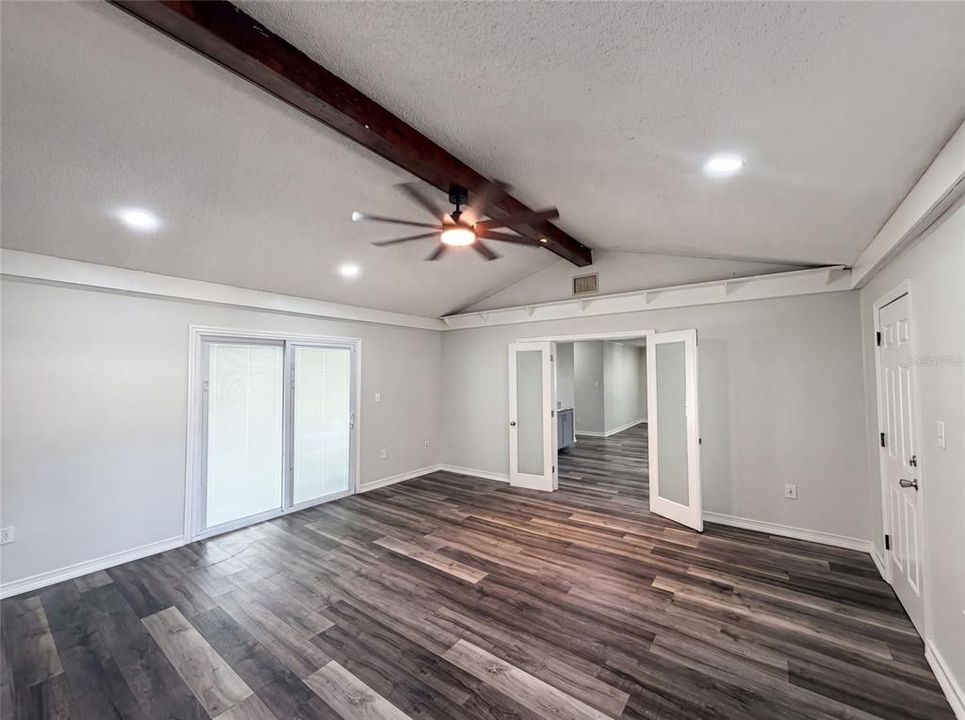 For Sale: $325,000 (3 beds, 2 baths, 1732 Square Feet)
