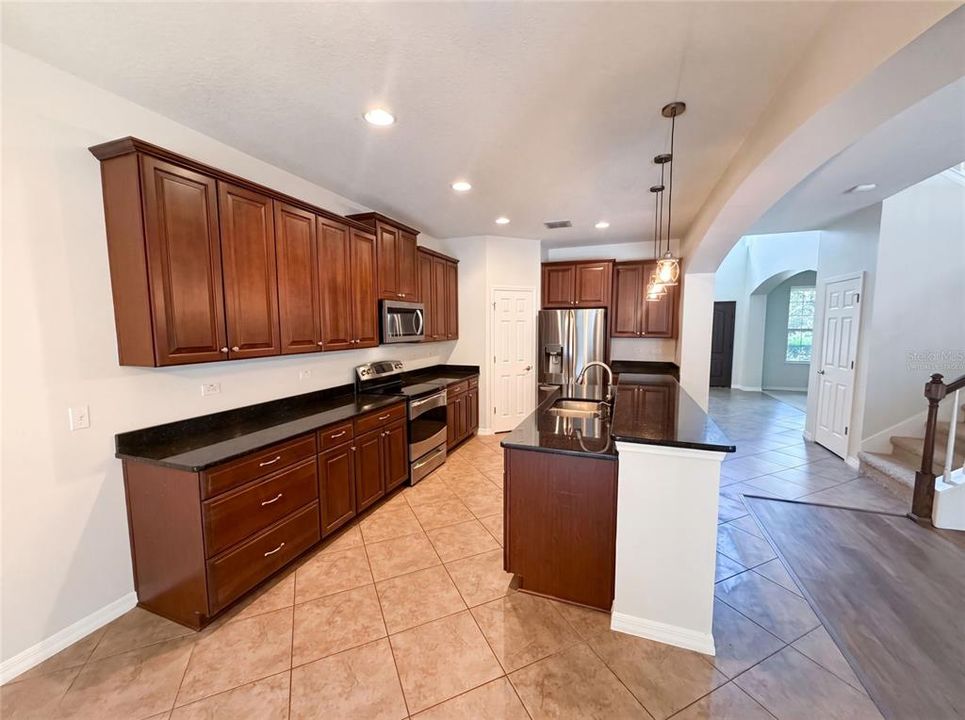 待售: $845,000 (5 贝兹, 4 浴室, 4204 平方英尺)