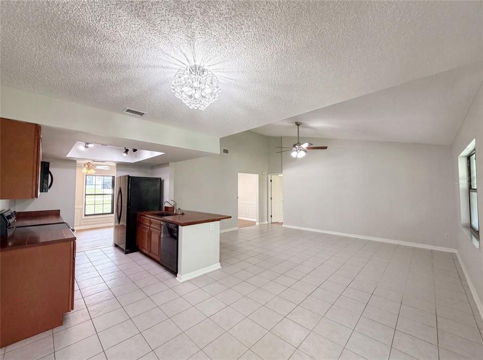 For Sale: $224,000 (3 beds, 2 baths, 1615 Square Feet)
