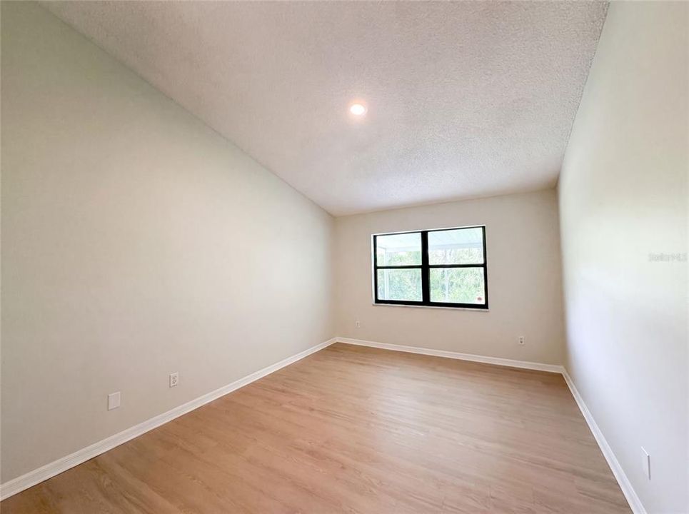 For Sale: $224,000 (3 beds, 2 baths, 1615 Square Feet)