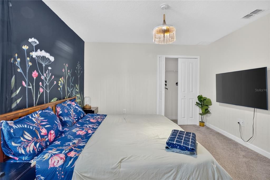 For Sale: $770,000 (8 beds, 5 baths, 4305 Square Feet)