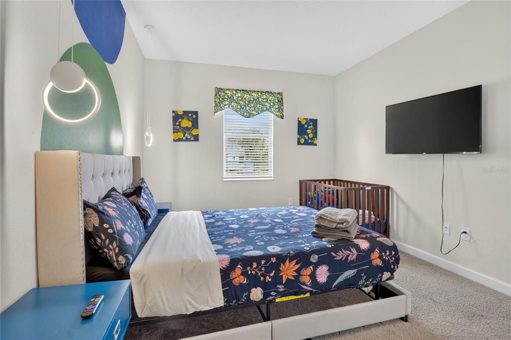 For Sale: $770,000 (8 beds, 5 baths, 4305 Square Feet)