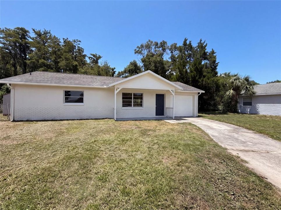 For Sale: $200,000 (2 beds, 2 baths, 912 Square Feet)