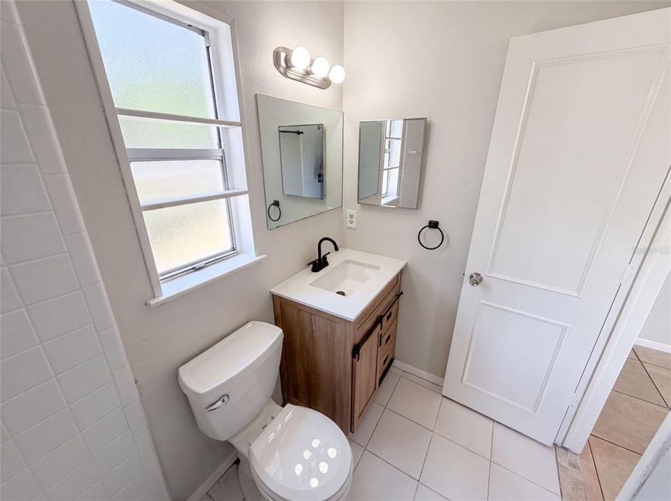 For Sale: $200,000 (2 beds, 2 baths, 912 Square Feet)