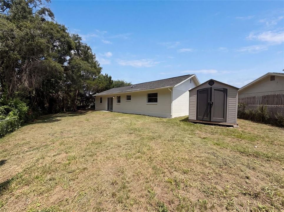 For Sale: $200,000 (2 beds, 2 baths, 912 Square Feet)
