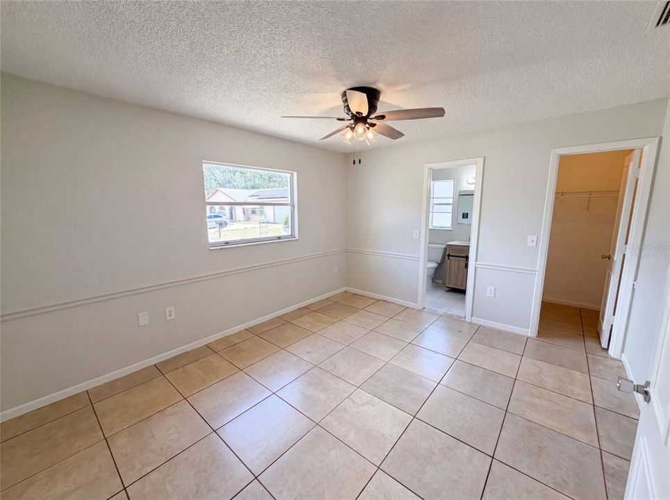For Sale: $200,000 (2 beds, 2 baths, 912 Square Feet)