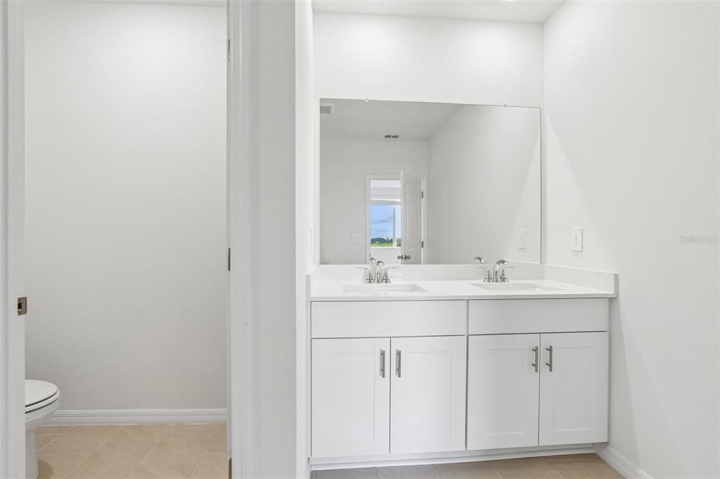 En Venta: $365,850 (4 camas, 2 baños, 2503 Pies cuadrados)