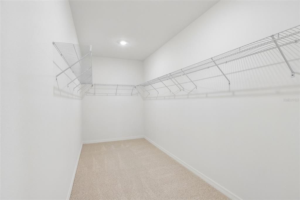 En Venta: $365,850 (4 camas, 2 baños, 2503 Pies cuadrados)