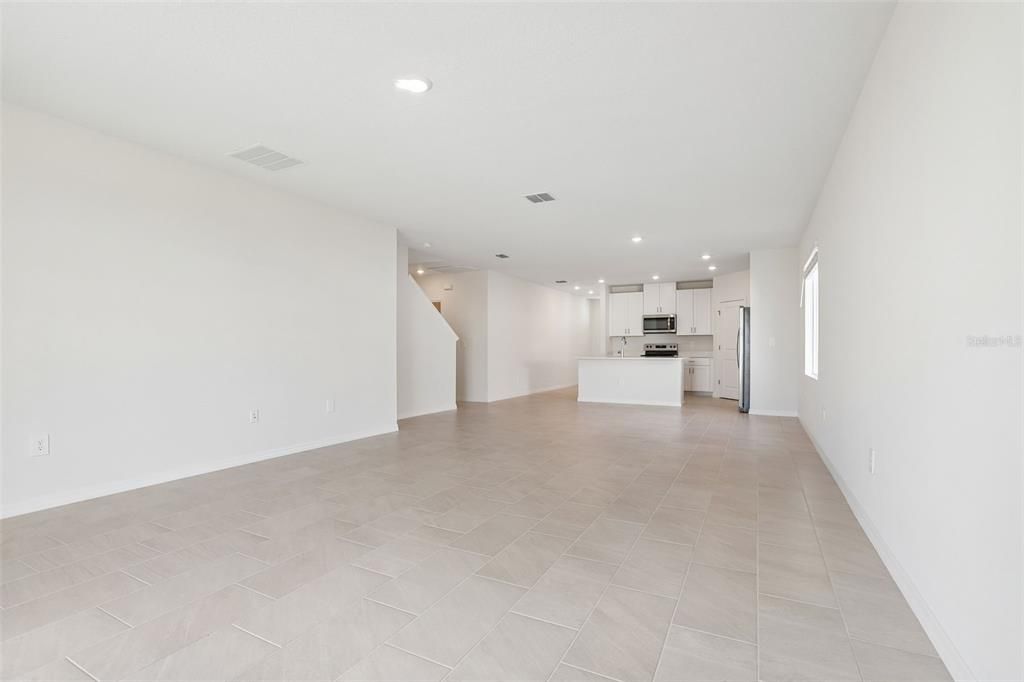 En Venta: $365,850 (4 camas, 2 baños, 2503 Pies cuadrados)
