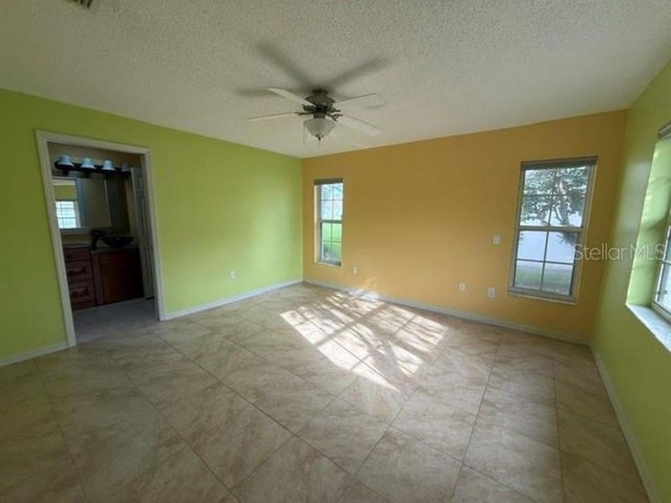 For Sale: $229,000 (3 beds, 2 baths, 1574 Square Feet)